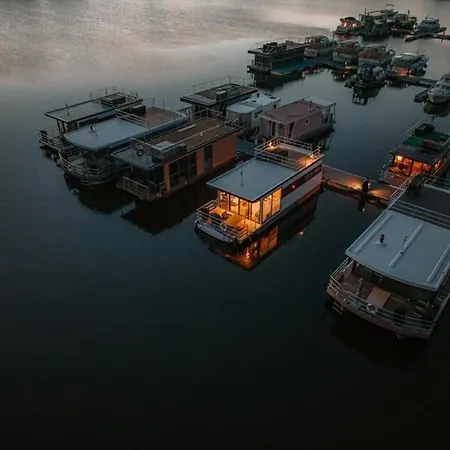 Hausboot Red Pearl *