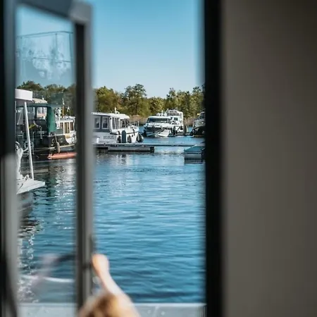 Hausboot Red Pearl 자흐데니크