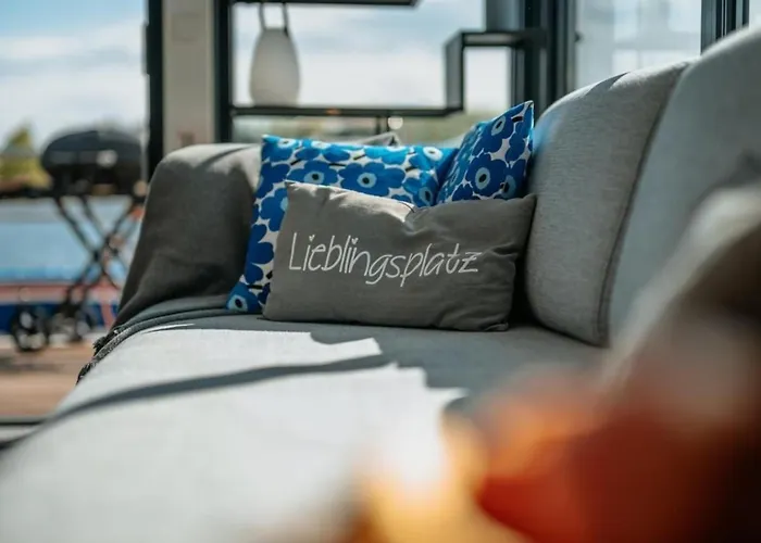 بوتيل Hausboot Red Pearl تسيهدينك