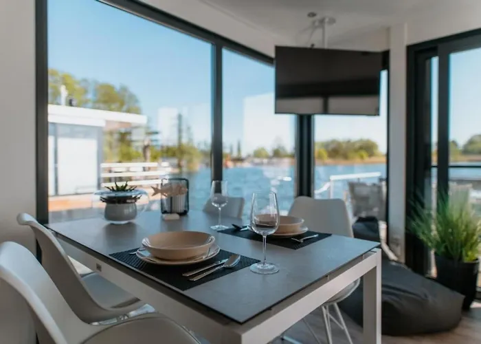 Hausboot Red Pearl *